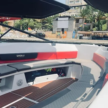Gowater Watersports Club Botel